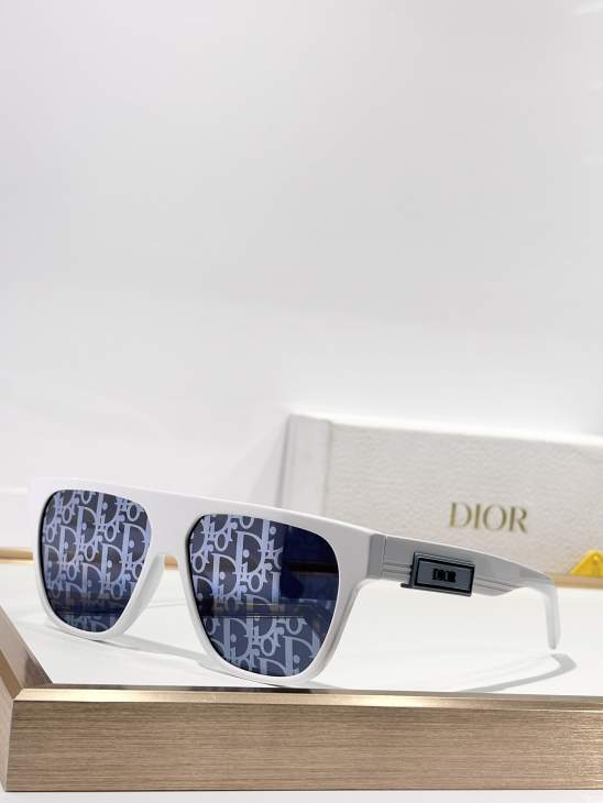 Picture of Dior Sunglasses _SKUfw77096277fw
